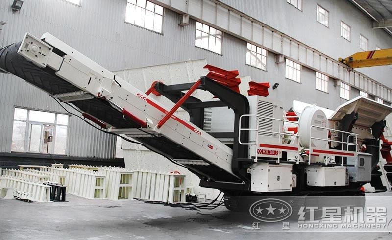 流動式石子粉碎機：履帶液壓驅(qū)動，遙控一鍵行走